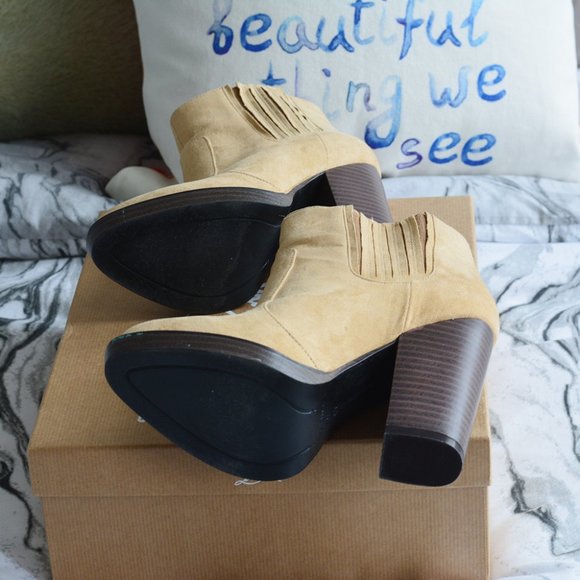 NWOT Zara Beige Vegan Suede Platform Ankle Boots - Picture 4 of 6